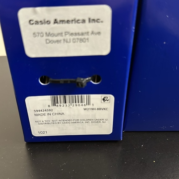 Casio men’s watch. LED light, Daily alarm, Stopwatch, 50m Water Resistant. - Picture 2 of 4